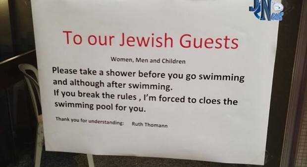 "I clienti ebrei facciano la doccia prima di entrare in piscina": cartello choc in un hotel
