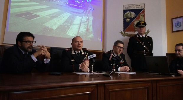 La conferenza stampa dei carabinieri dopo gli arresti