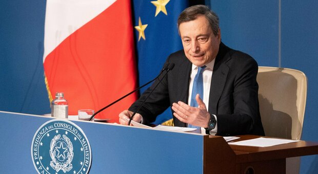 Draghi, se va al Quirinale premier tecnico e ministri politici