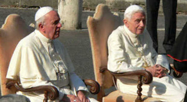 Francesco va a salutare Ratzinger che parte per le ferie, valigie pronte per Castel Gandolfo