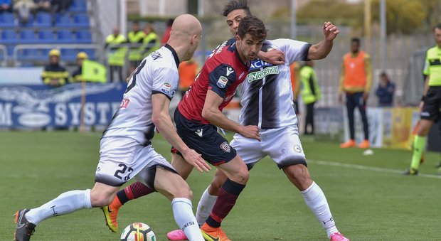 Cagliari-Udinese 2-1: Ceppitelli regala i tre punti, Oddo ancora ko