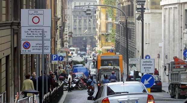 Roma, ztl aperta, è scontro nel M5S: «Così perdiamo credibilità»