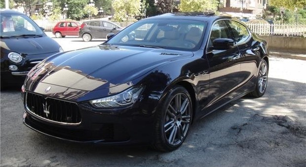 Roma, ruba Maserati da 100mila euro: arrestato dopo inseguimento da film
