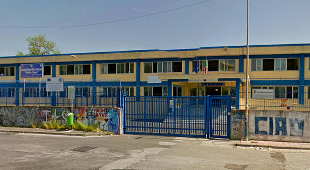 Choc in una scuola del Napoletano: i carabinieri arrestano un bidello