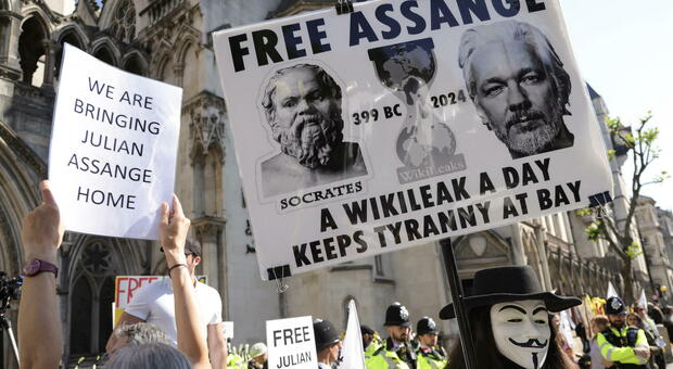 Julian Assange, udienza cruciale: la difesa chiede di non estradarlo