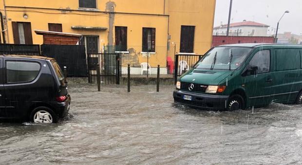 Acqua alta in maggio a Chioggia, fortunale flagella la città allagata