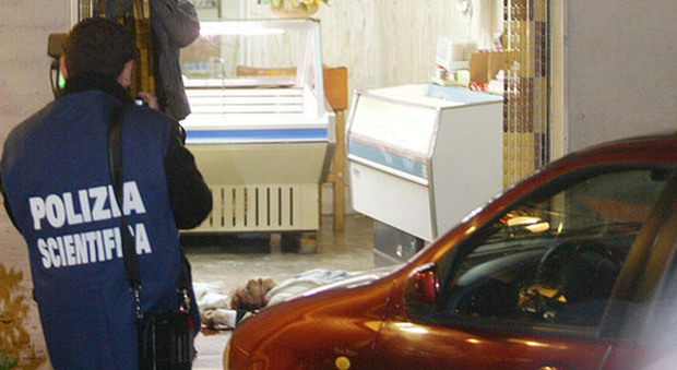 Faida di camorra ad Afragola, arrestati killer e mandanti di tre omicidi tra 2004 e 2014