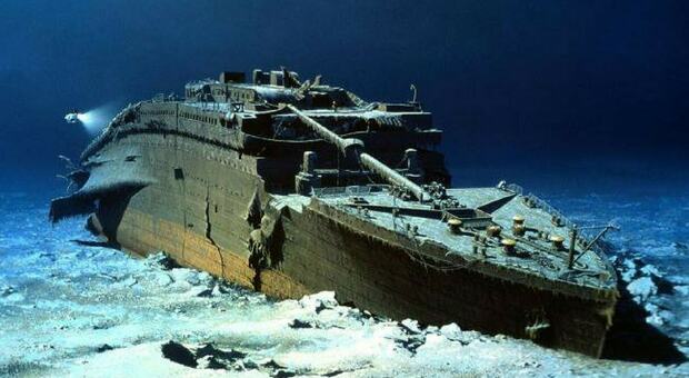 Titanic, i primi 40 turisti in visita al relitto che sta scomparendo: «Vale la pena spendere 150mila dollari» Come prenotare