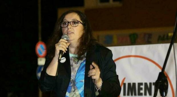 Cinzia Ferri si ricandida e dice addio ai 5 Stelle: il tris a Montelabbare è con una lista civica
