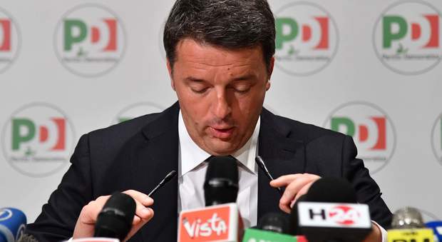 Renzi e la settimana bianca, niente consultazioni? Lui smentisce: "Tutto falso". Calenda entra nel Pd