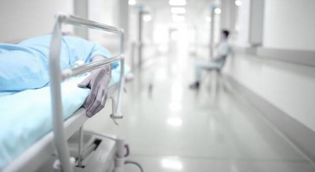 Mamma muore dissanguata a 40 anni dopo un raschiamento: indagati tre medici