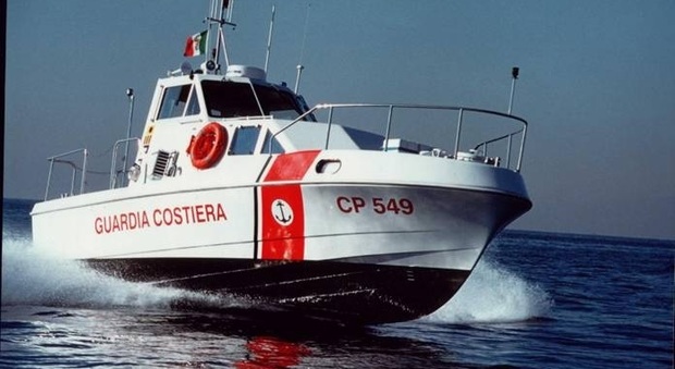 Castellabate, due diportisti salvati nelle acque di Punta Licosa