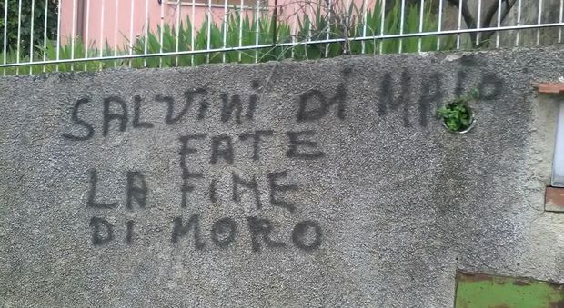 Nel Cilento scritte choc contro Di Maio e Salvini