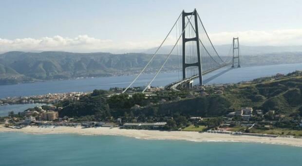 Ponte sullo stretto di Messina, ok delle commissioni al decreto legge. Ma è scontro sui costi