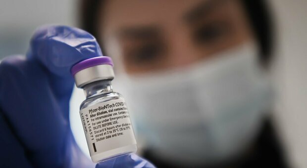 Vaccini e lotta al Covid, immunizzati in seicento