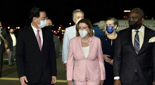 Nancy Pelosi nella storia, atterra a Taipei (contro Biden): politica estera, gli Usa sono in crisi?