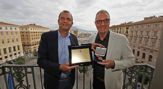 Napoli premia l'idolo Ruud Krol: «Qui anni bellissimi della mia vita»