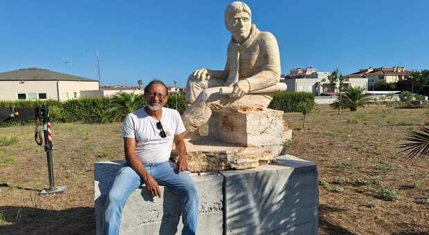 La statua dedicata ad Angelo Vassallo, a Ladispoli