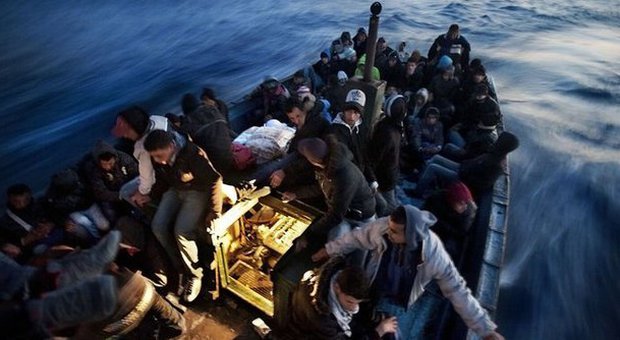 Migranti, Renzi alla Lega: non si gioca con la paura. E la Francia si blinda