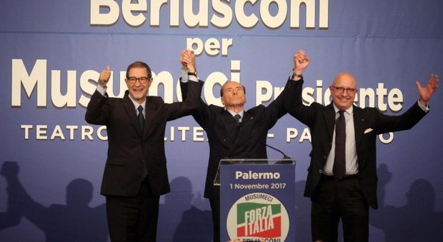 Berlusconi a Palermo: «Non date la Sicilia ai 5 stelle, chi li vota non ragiona». E attacca Crocetta