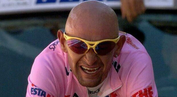 Marco Pantani, il grande ciclista è morto nel 2004