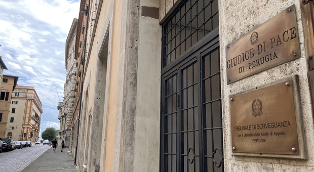 L'ingresso del tribunale di sorveglianza in via Baglioni a Perugia