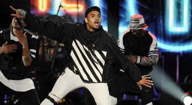 San Josè, sparatoria al concerto di Chris Brown: cinque feriti a una festa