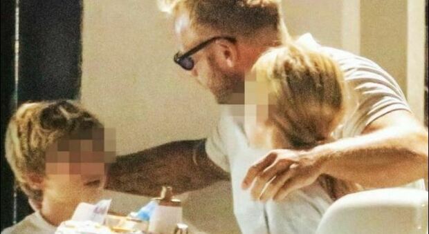 immagine Totti a casa di Noemi Bocchi (Foto Chi)
