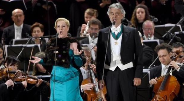Il concerto inaugurale con un grande Bocelli: 10 mila in piazza Duomo