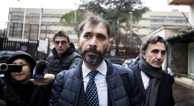 Raffaele Marra, l'ex braccio destro di Virginia Raggi condannato a un anno e 4 mesi per abuso d'ufficio