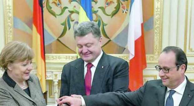 Ucraina, missione di Hollande e Merkel per evitare la guerra Usa-Russia