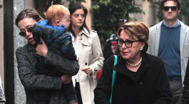 Gabriella Pession vita da mamma: shopping in centro col figlio Giulio