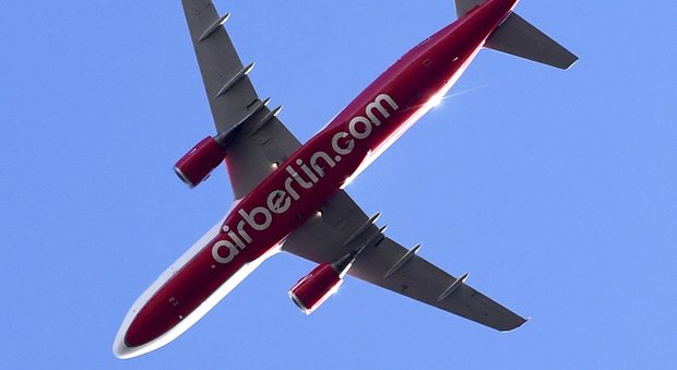 Air Berlin in bancarotta, il governo tedesco: «Voli garantiti»