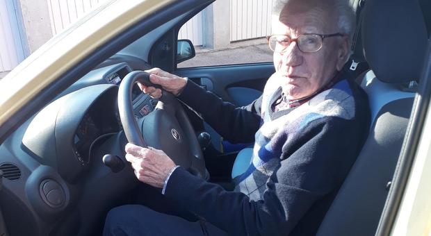 Vilfrido, patente rinnovata a 89 anni: « Cinque test con un simulatore comandato»
