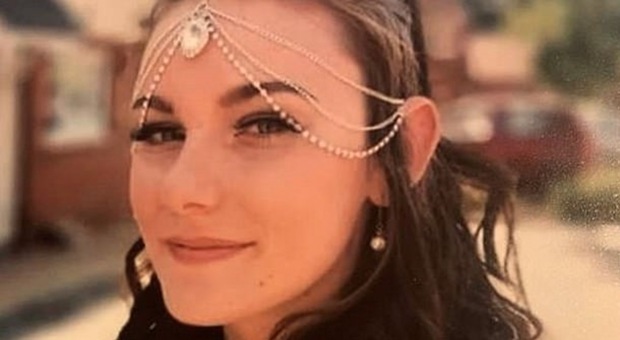 Gran Bretagna, 16enne ritrovata in un bosco 13 giorni dopo la scomparsa: confessa il marito della cugina