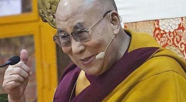 Summit dei premi Nobel per la Pace spostato a Roma: il Sudafrica ha negato il visto al Dalai Lama