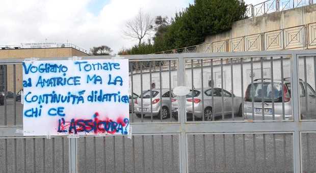 Alberghiero ad Amatrice: in corso la protesta di genitori e studenti che definiscono ottusa la decisione