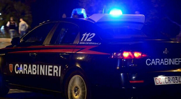 Carabinieri al lavoro di notte, foto tratta dal Web