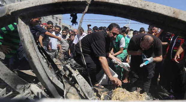 Israele, raid contro Hamas e Jihad a Gaza e in Cisgiordania: un morto