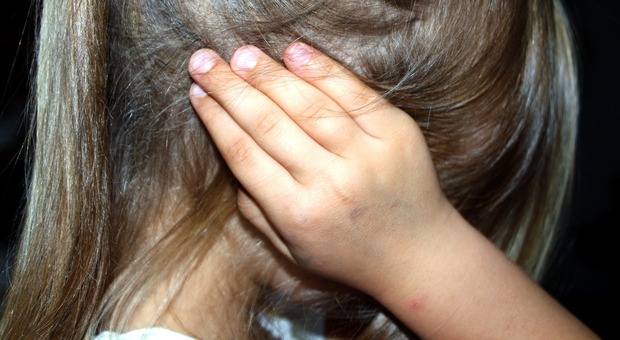 Crotone, bambina di nove anni violentata da un profugo all'interno del centro di accoglienza: arrestato un 38enne