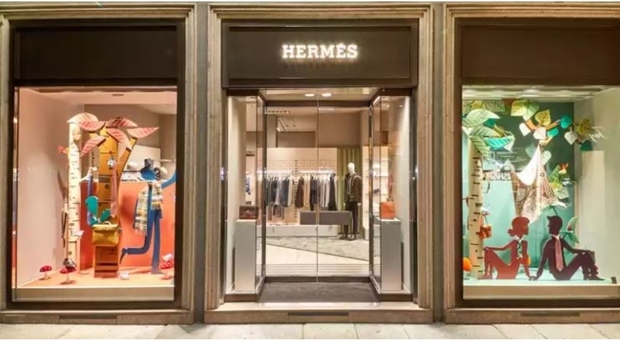 Hermes, maxi furto a Milano: rubate borse per un valore di 90mila euro, solo la Birkin ne vale 50mila