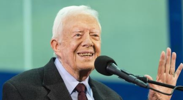 Usa, l'ex presidente Jimmy Carter in fin di vita. Il 98enne «ha iniziato a ricevere cure palliative a casa»