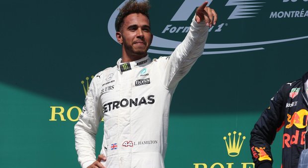 Formula 1, Hamilton fa marcia indietro: «Non ricordo di aver parlato di ritiro»
