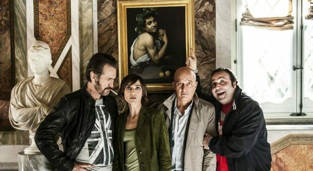 Stasera in tv su Rai 3 “Confusi e Felici” con Bisio, Bruno, Giallini, Foglietta, Sermonti e Caterina Guzzanti Trailer
