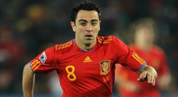 Spagna, Xavi lascia la Nazionale «Da oggi la Roja ha un tifoso in più»