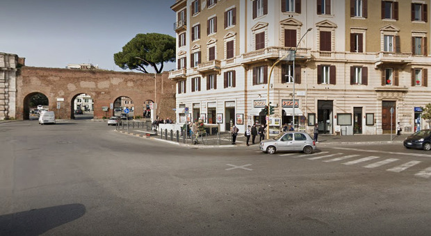 Roma, uomo sgozzato a piazzale Appio: sul posto trovato il coltello