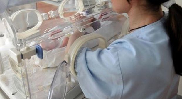 Roma, neonata morta alla Fabia Mater: manomessa la cartella clinica