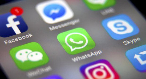 Facebook, WhatsApp e Instagram di nuovo attivi: cosa è successo nelle tre ore di down
