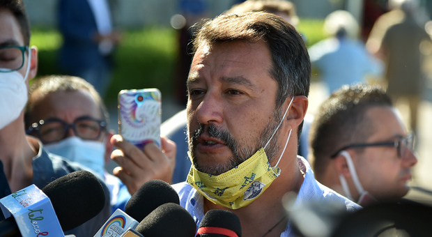 Regionali in Campania, Salvini: «De Luca mi insulta per non rispondere dei suoi sprechi»