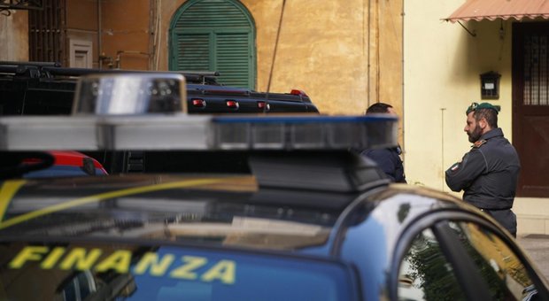 Armi a Iran e Libia, gli arrestati erano in contatto con i rapitori dei tecnici italiani